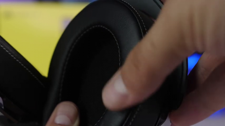 These headsets are literal game changers – Corsair HS60 Haptics – We Do